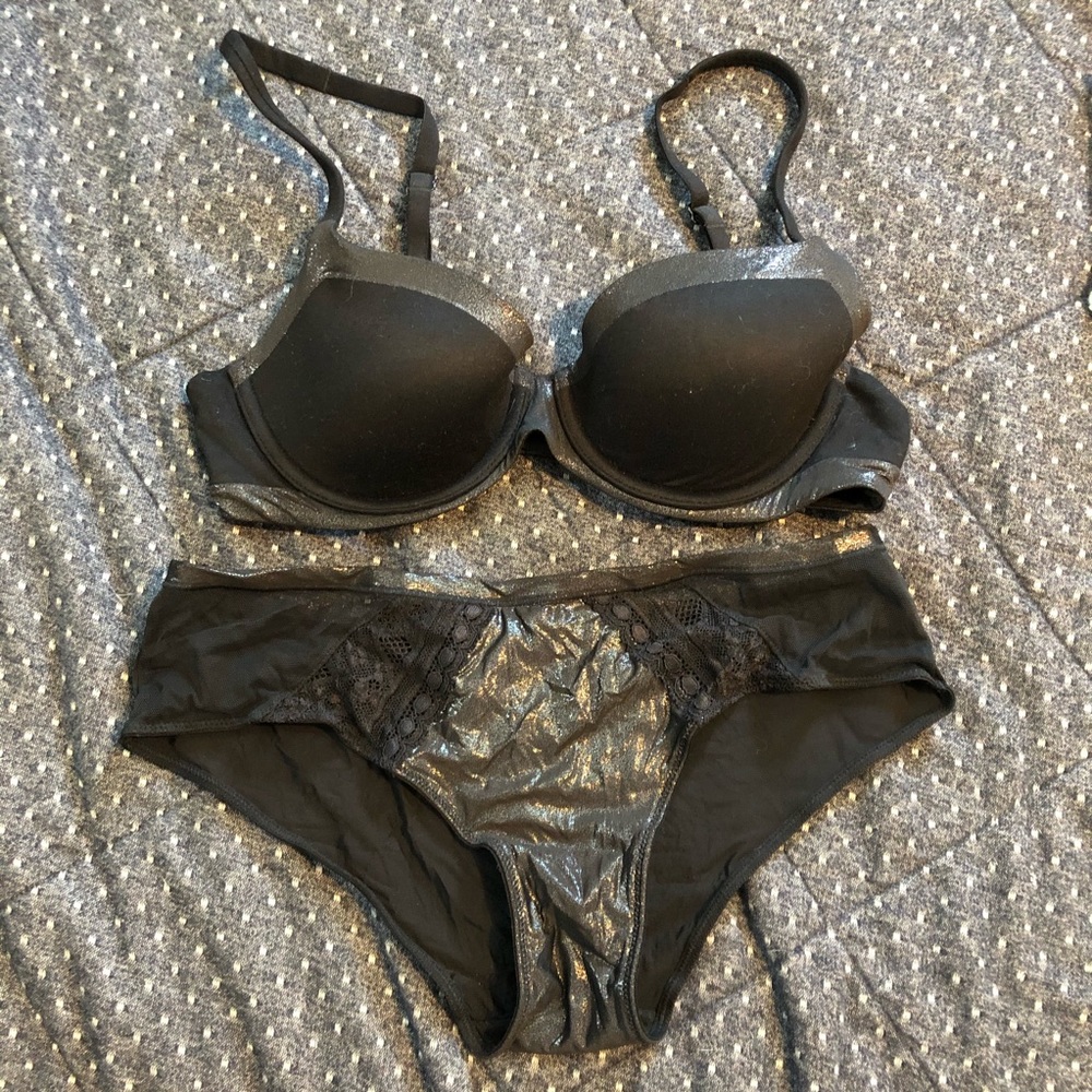 Victoria secret bra and panty set 34b and small